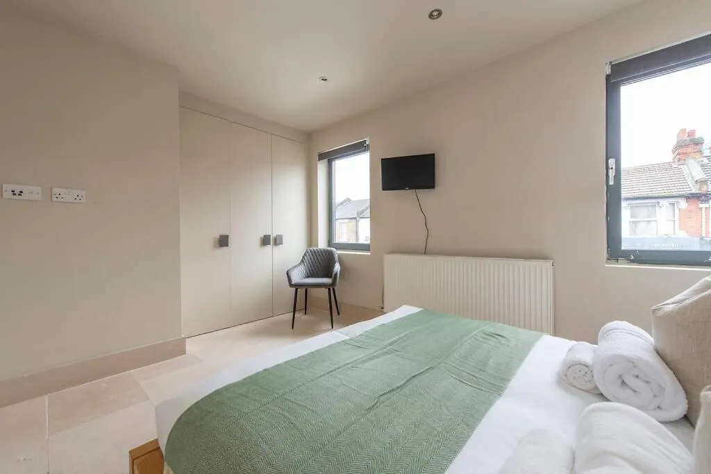 Elegant 1-Br Retreat In Ilford Centre Διαμέρισμα