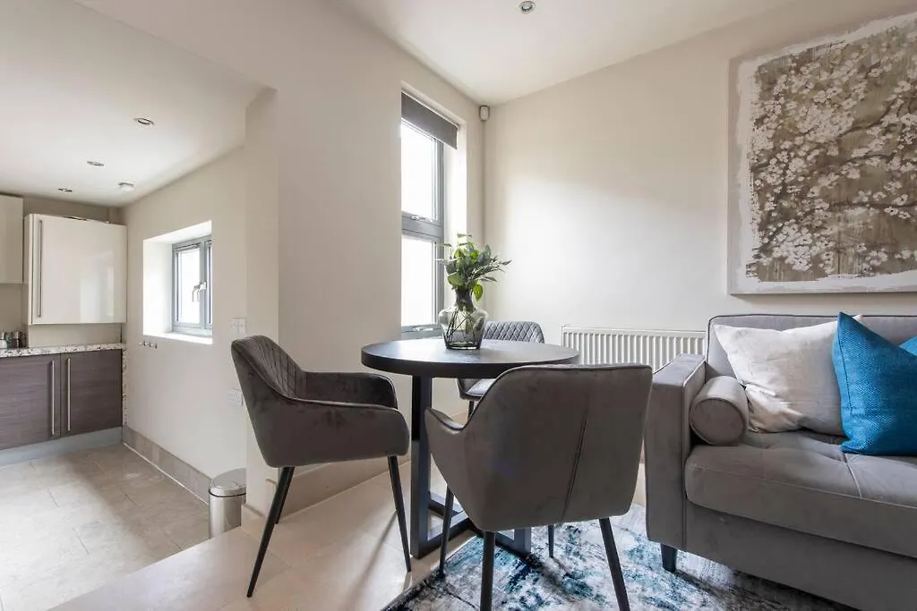 Elegant 1-Br Retreat In Ilford Centre Διαμέρισμα