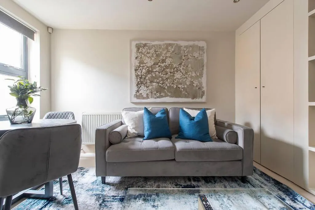 Elegant 1-Br Retreat In Ilford Centre Διαμέρισμα