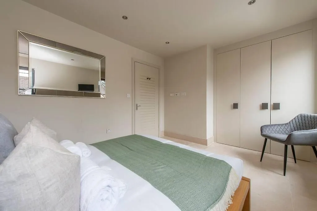 Elegant 1-Br Retreat In Ilford Centre Apartment